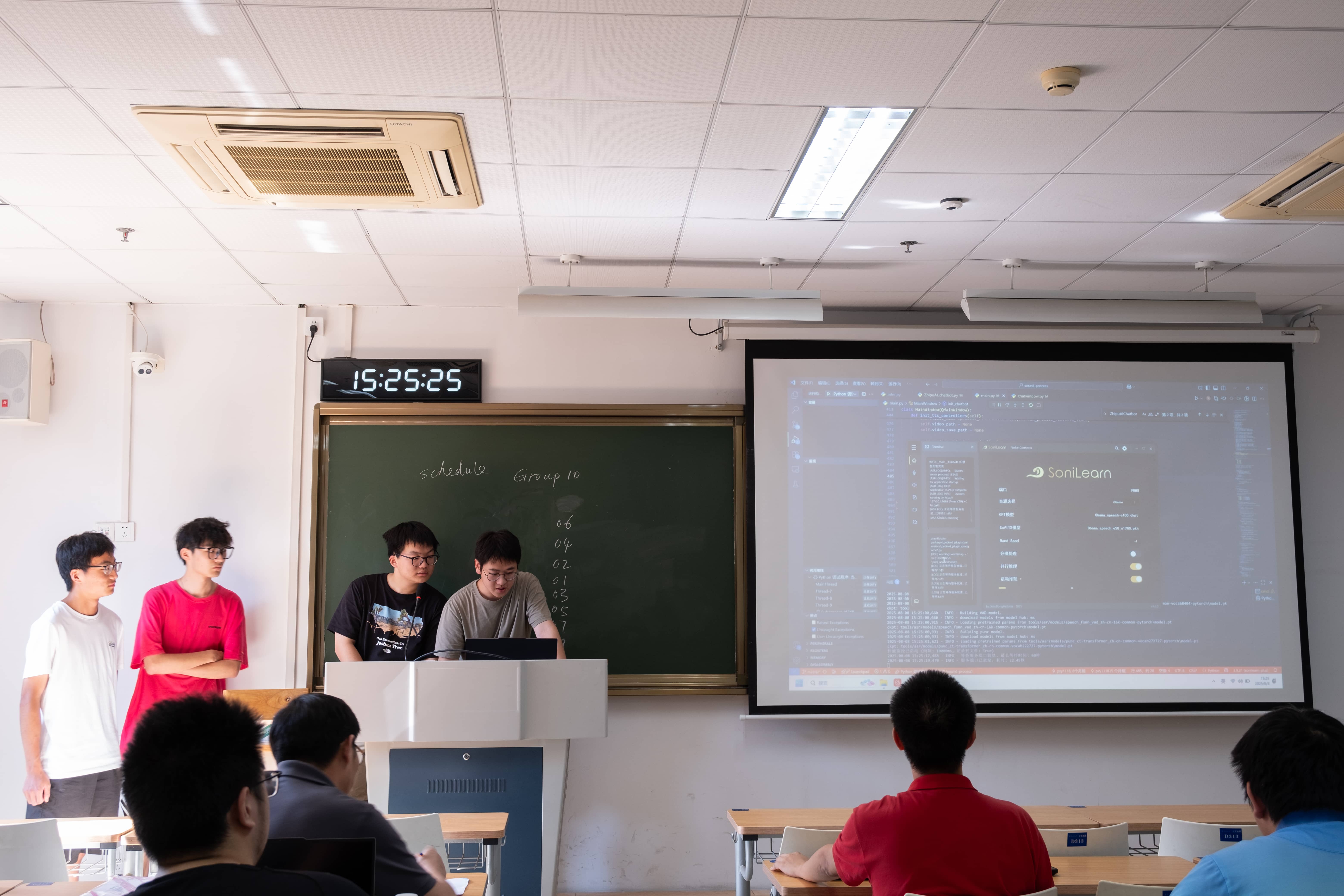 1757225308409080238.jpg 3.同学的课程汇报与项目展示(1).jpg