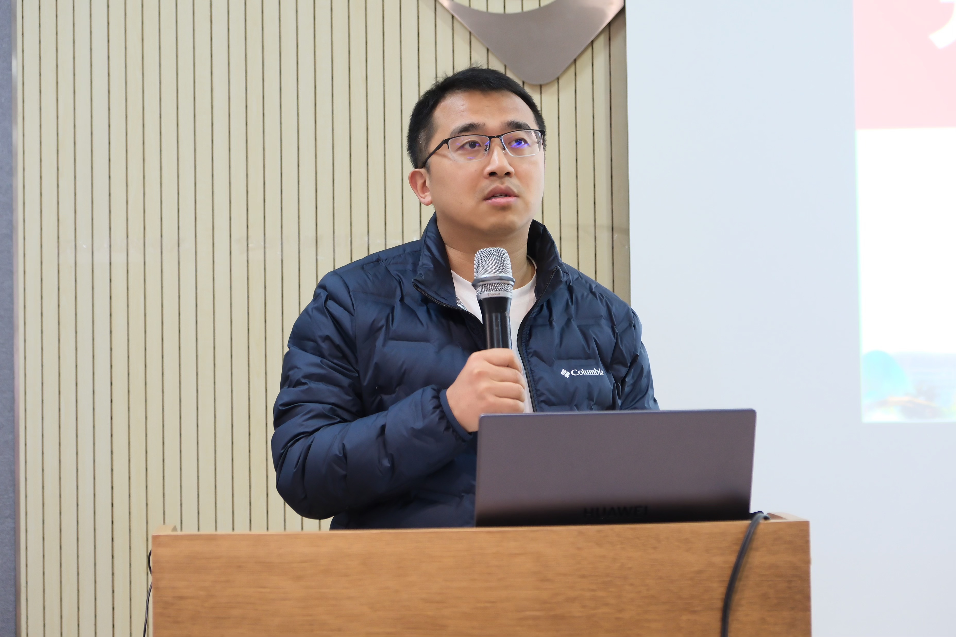 1768874652183056410.jpg 分管领导4.jpg